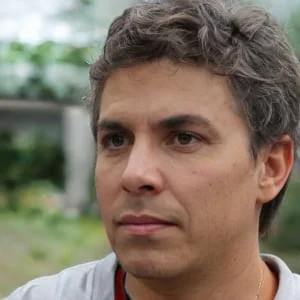 Robert L.,